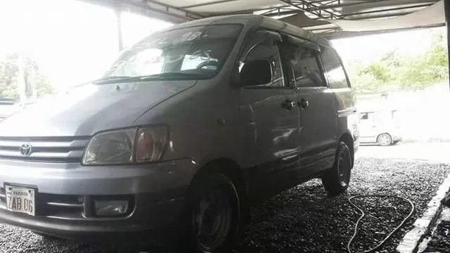 Toyota Noah 1998 - foto 2