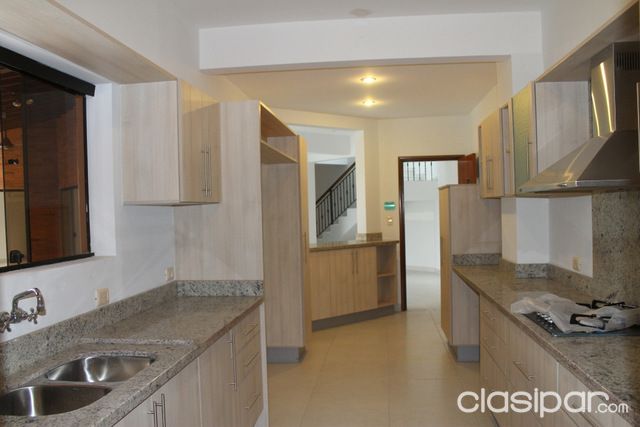 ALQUILO HERMOSA RESIDENCIA EN BARRIO SEMINARIO — foto 3