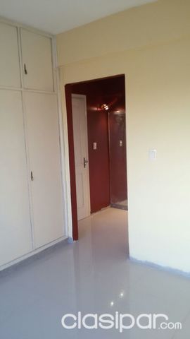 ULTIMO PISO!!!...REMATO DEPARTAMENTO CENTRICO DE 4 DORMITORIOS Y 3 COCHERAS TITULADAS!!! — foto 3