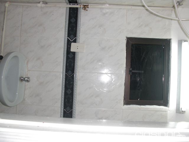 Pequeño departamento monoambiente en planta baja. — foto 2