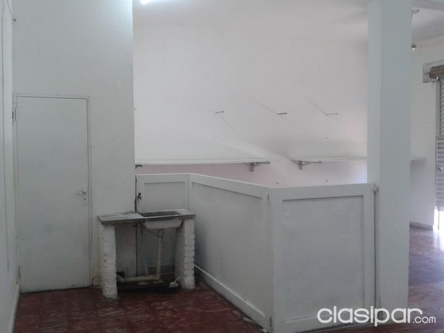 AMPLIO SALÓN COMERCIAL EN SAJONIA — foto 3