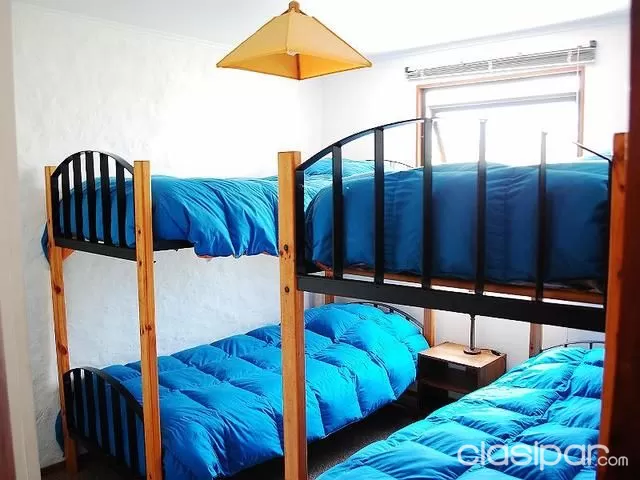 DE LA CALLE ESPAÑA Y BRASILIA--BARRIO RESIDENCIAL-POR CUATRO CIENTOS OCHENTA MIL X MES-- solo para señoritas — foto 2