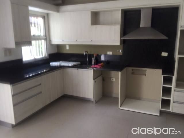 Alquilo hermosa casa en Villa Morra. — foto 3
