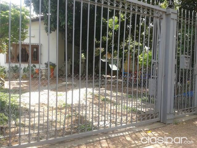 Casa con amplio patio..! Barato.. — foto 2