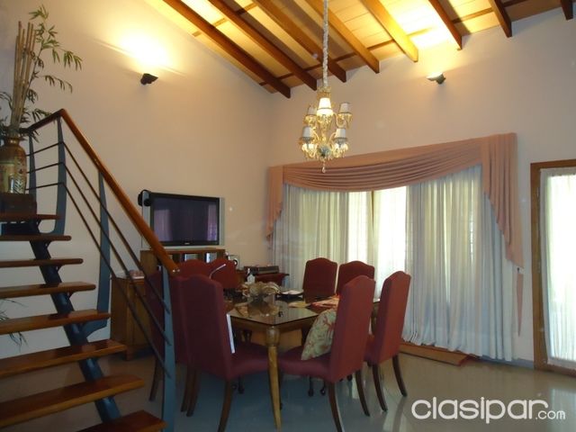 EXCLUSIVA RESIDENCIA EN CARMELITAS A PASOS DE AV SAN MARTIN Y FEDERACION RUSA — foto 2