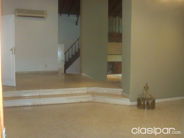 VILLA MORRA ELEGANTE RESIDENCIA DETRÁS DEL SHOPPING MCAL LOPEZ — foto 3