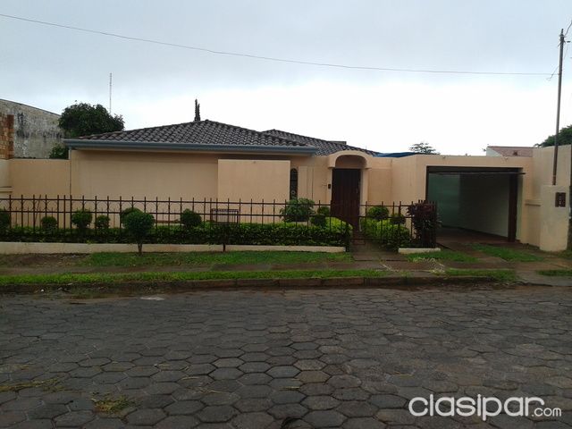 Amplia Residencia avaluada en Ciudad del Este, Barrio San Miguel. — foto 2