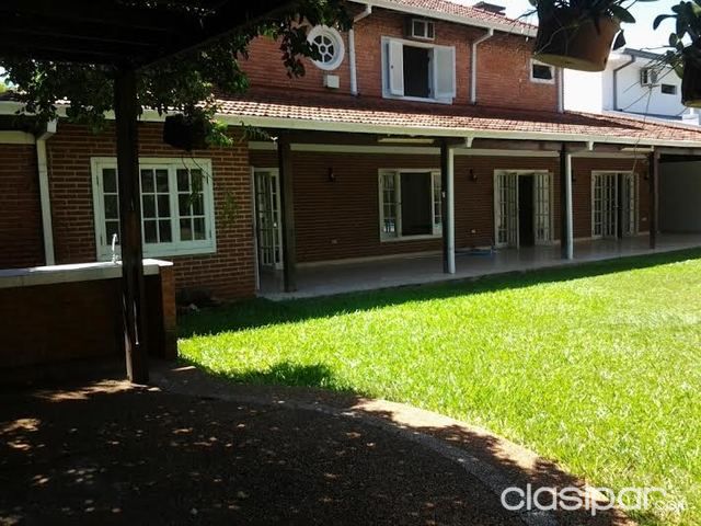 AMPLIA CASA EN BARRIO MBURUKUYA — foto 2