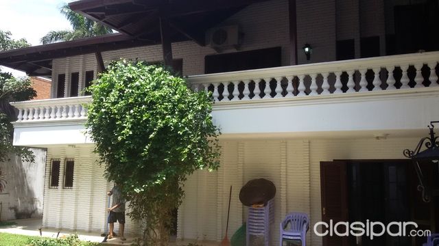 HERMOSA CASA EN BARRIO MARISCAL ESTIGARRIBIA - REMAX PLUS VENDE — foto 3