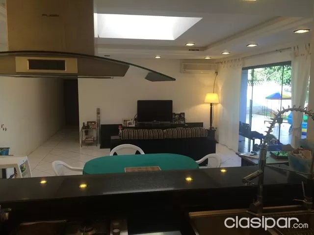 Casa en Area 6 Hernandarias - Frente al Aeropuerto ITAIPÚ y Zona Costanera. — foto 2