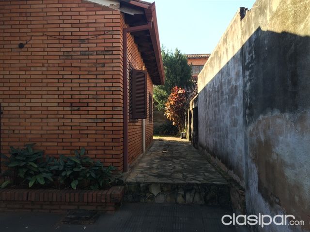 VENDO CASA EN LA MEJOR ZONA RESIDENCIAL DE LAMBARE — foto 2