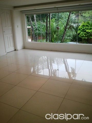 ALQUILO AMPLIA RESIDENCIA ZONA SHOPPING MCAL LOEZ — foto 2