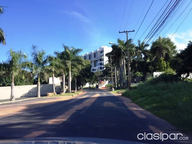 OFREZCO ÚNICO TERRENO FRENTE MISMO AL HOTEL DEL YATCH Y GOLF CLUB PARAGUAYO!!! — foto 3