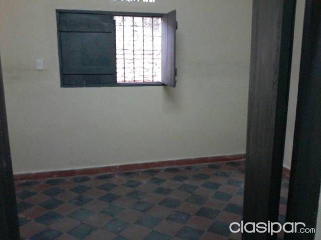 Zona curva de la muerte..Casa independiente con cochera y 4 habitac — foto 3
