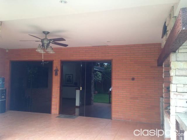 VENDO HERMOSA CASA A 2 CUADRAS DEL BANCO CENTRAL - ZONA PARQUE DE LA SALUD — foto 3