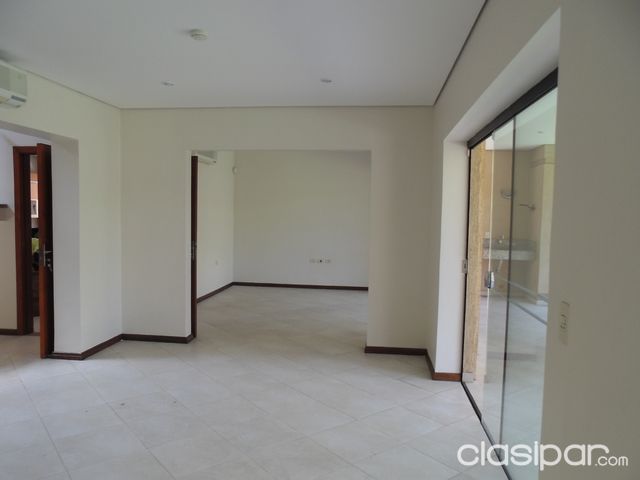ALQUILO CASA EN CONDOMINIO BARRIO MBURUCUYA — foto 3