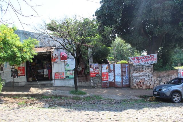 Vendo Casa sobre Primero de Marzo a una cuadra de la Municipalidad Lambaré — foto 2