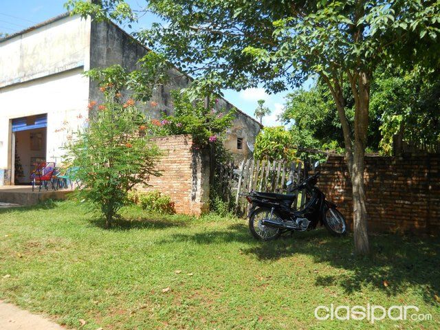 Vendo Casa en el Centro de Acahay de dimensión de 730m2 — foto 2