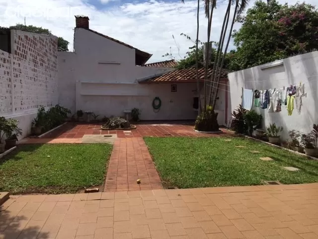 VENDO casa de 5 dormitorios en Suite zona Bº Obrero!!! — foto 3