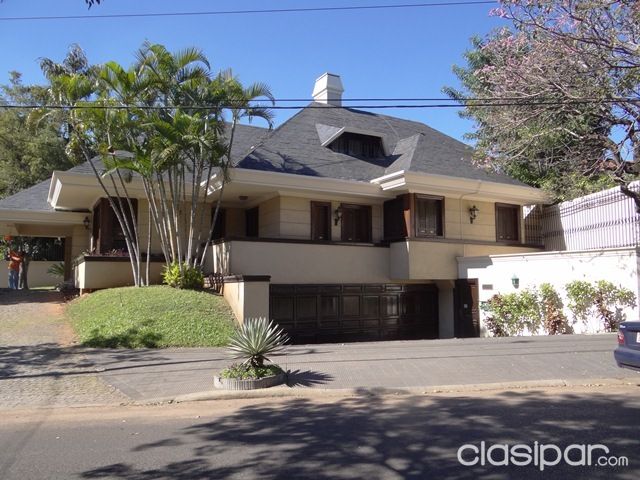CASA SOBRE CALLE ACA CARAYA Y CORRALES — foto 2