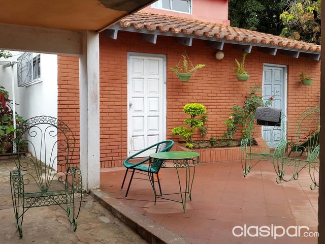 Vendo zona del colegio Sek a una cuadra de asfalto hermosa casa. — foto 3