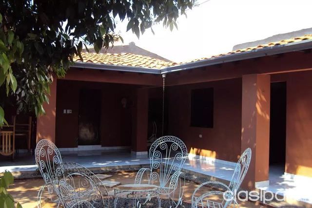 VENDO AMPLIA CASA SAN LORENZO SUPER STOCK — foto 2