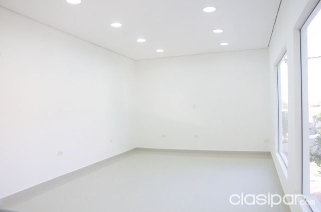 Salón a estrenar en excelente ubicación, a una cuadra de la Avda. Eusebio Ayala (Banco Continental, TSJE, Corporación Mercantil, — foto 3