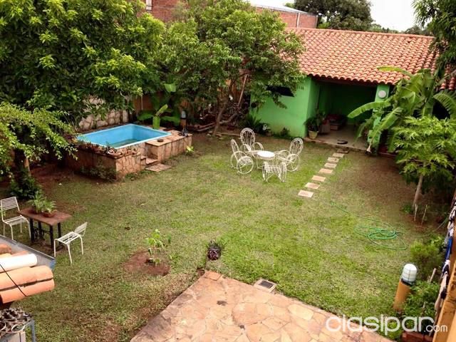 vendo amplia casa, con departamento a dos cuadras de la AV. SANTA TERESA — foto 2