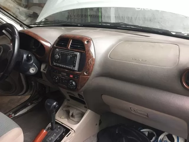 Toyota Rav4 2003 - foto 2