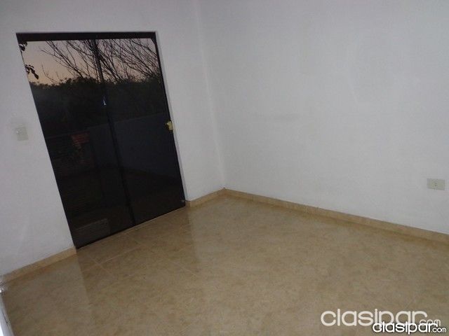 Alquilo Duplex a 3 cuadras de la Ruta De Las Residentas (Ruta Luque-Areguá) — foto 3