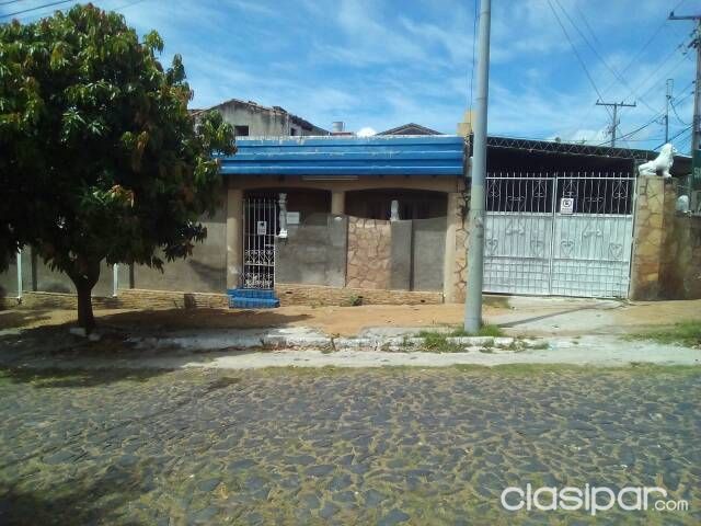 Vendo valiosa esquina sobre avenida Colon — foto 2