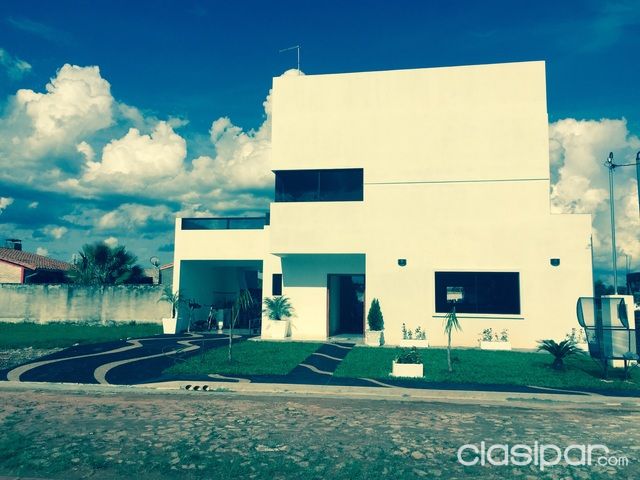 Vendo lujosa casa a estrenar en Ñemby barrio cerrado Ytororo country — foto 2