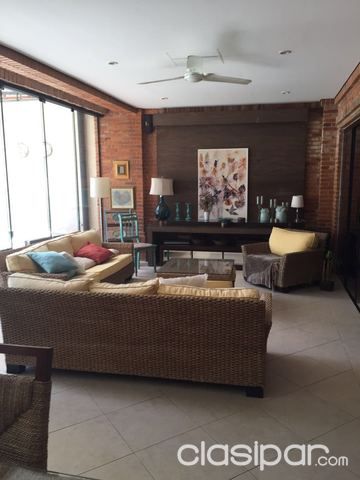 HERMOSA RESIDENCIA DE 4 DORMITORIOS EN SUITE A PASOS DE SANTA TERESA — foto 2