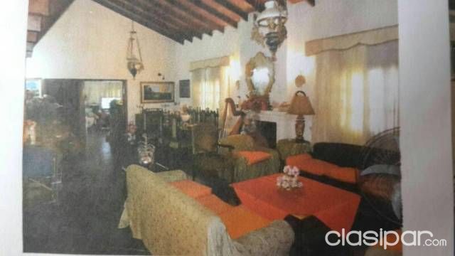 Zona STA. TERESA remato residencia a una cdra. de la Avda. Sta. Teresa y 3 de Aviadores del Chaco. — foto 2