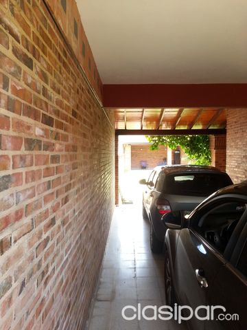 VENDO CASA DE 2 PLANTAS EN BARRIO KENNEDY-LAMBARE — foto 3
