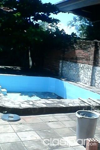 vendo casa con piscina, barrio San Vicente, Asunción — foto 2