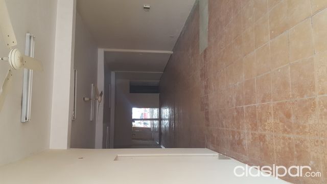 Salón comercial en Limpio — foto 2