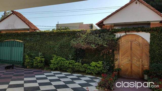 IMPORTANTE RESIDENCIA VENDO ZONA MBURUVICHAROGA — foto 3
