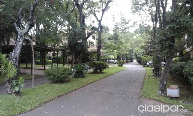 VENDO Y FINANCIO LUJOSA CASA DE DE DOS PLANTAS, 850 M2 DE TERRENO. TRES HABITACIONES EN SUITE ZONA YKUA SATY GOETHE — foto 2