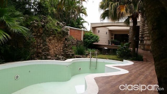 VENDO HERMOSA RESIDENCIA SOBRE AVDA. ESPAÑA. EXCELENTE UBICACION — foto 3