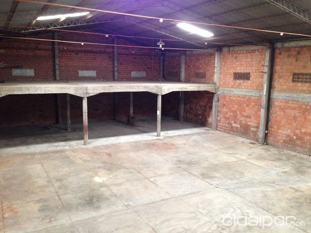 Alquilo tinglado con oficina Zona privilegiada — foto 2