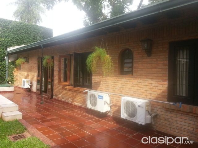 VENDO HERMOSA CASA en EXCELENTE BARRIO!! — foto 3