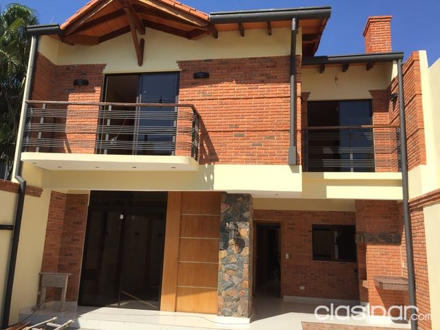 Vendo Duplex Barrio Manorá a 2 cuadras de Avda España y 2 de Sacramento. — foto 2