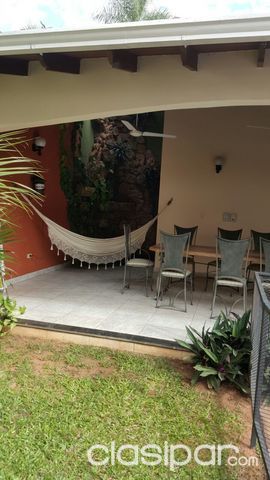 casa de 3 con piscina, zona barrio herrera. — foto 3