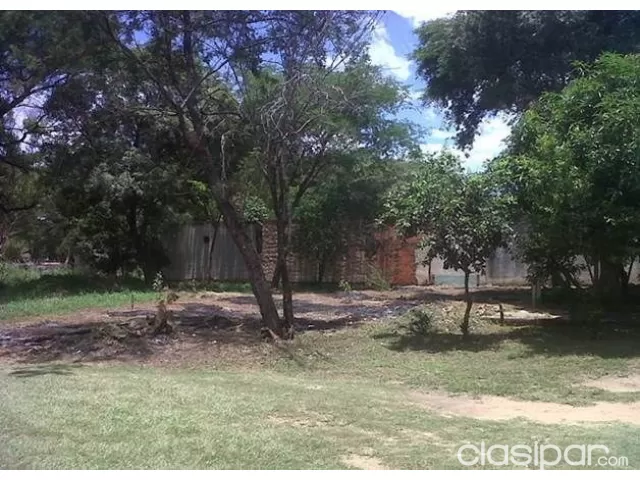 Vendo Espectacular Terreno a 2 cdas de América y 2 de la Gral. Aquino Luque Confederación — foto 2