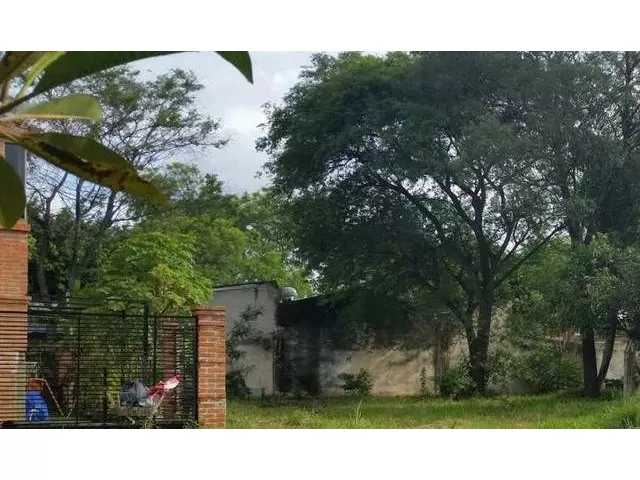 Vendo Espectacular Terreno a 2 cdas de América y 2 de la Gral. Aquino Luque Confederación — foto 3