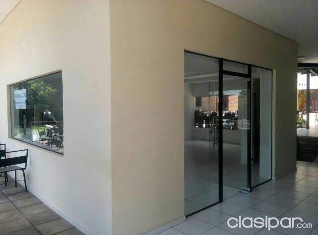 Locales en Paseo comercial. — foto 2