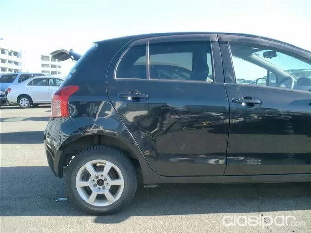 Toyota Vitz 2005 — foto 3