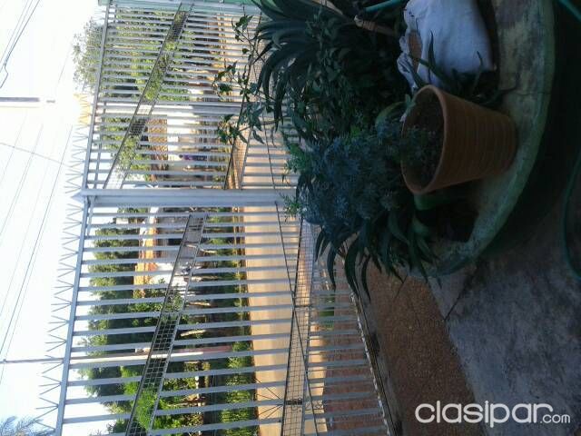 Casa en san Lorenzo con ferretería funcionando — foto 3