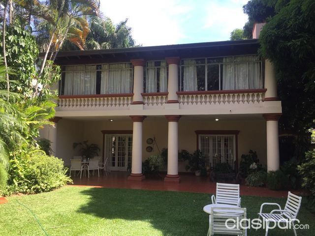 VENDO RESIDENCIA EN ESQUINA BARRIO MCAL ESTIGARRIBIA — foto 2